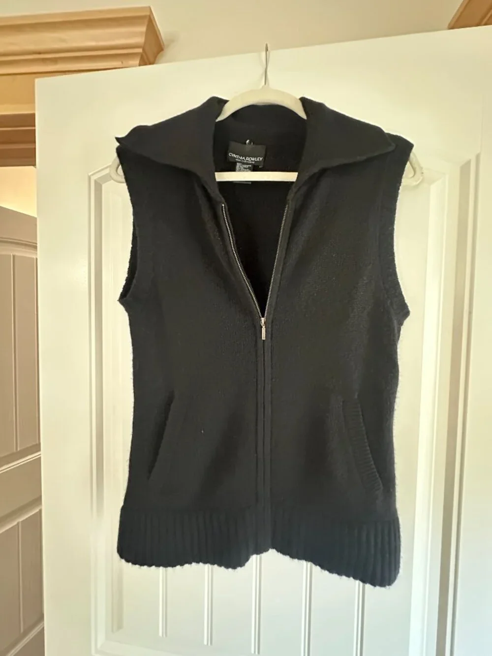 Cynthia Rowley Black 100% Cashmere Zip Front Sleeveless Cardigan S